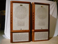 タンノイ・プレステージシリーズの中では小型のモデル、スターリングです。